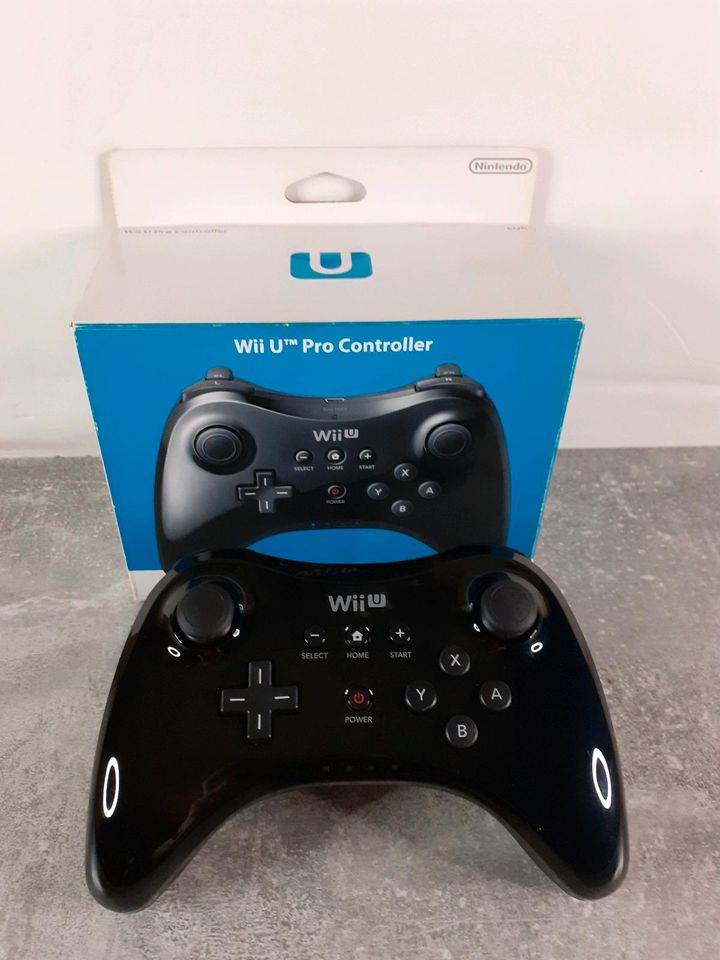Nintendo Wii U Pro Controller OVP in Bonn