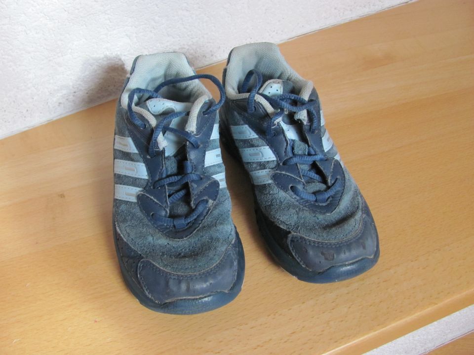 adidas Sneaker Sportschuhe Gr. 27 in Niederfrohna