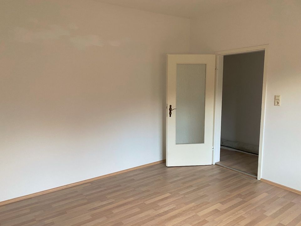 Attraktive zwei Zimmer Wohnung mit Terrasse und Carport in Bremen