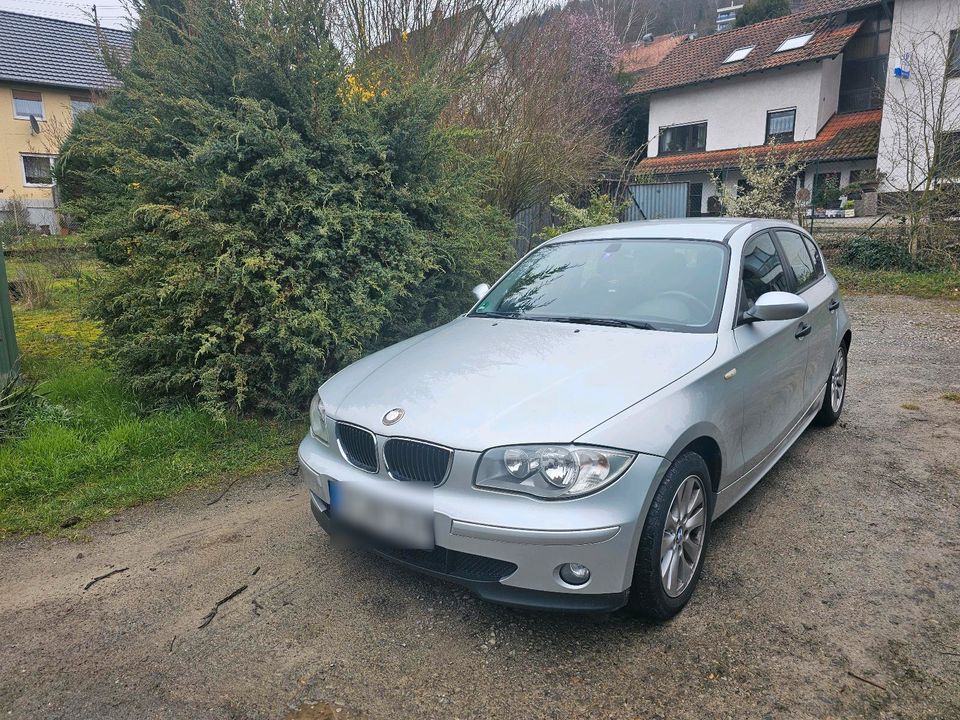 BMW 116 Grau in Mosbach