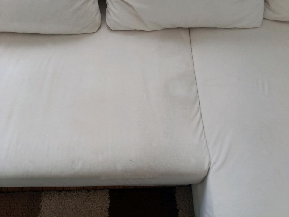 Couch in Creme/Hellbeige in Hamburg