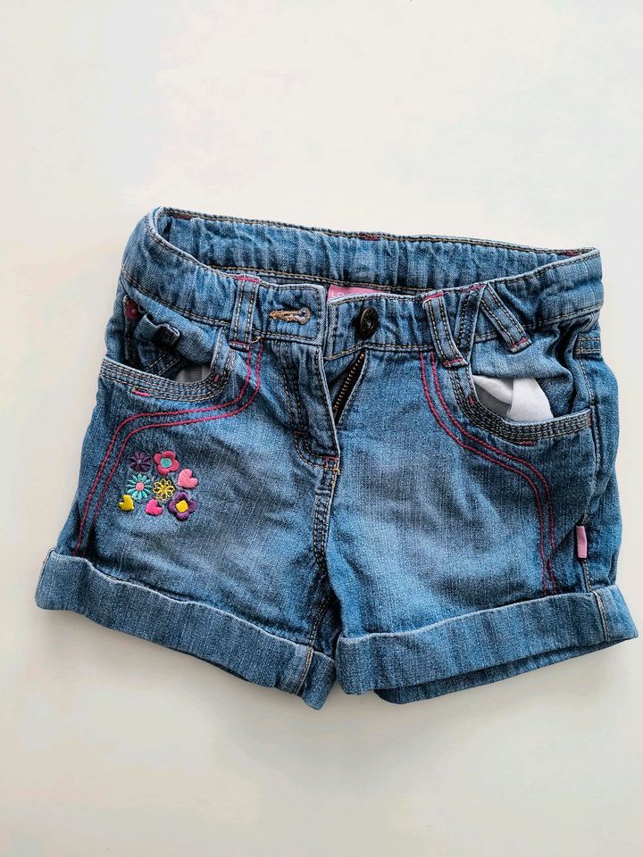 LC Waikiki Shorts 110/116 in Lichtenstein