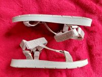 Xti Sandalen Gr 33 Mädchen Glitzer Sommer Schuhe Silber Berlin - Reinickendorf Vorschau