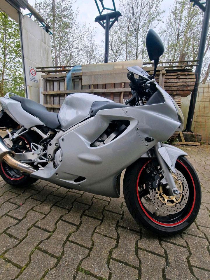 Honda cbr 600f4i pc35 in Witten