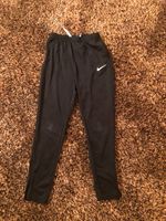 Nike Dry-Fit Sport- Trainings-Hose schwarz Gr.L 147-158cm München - Allach-Untermenzing Vorschau