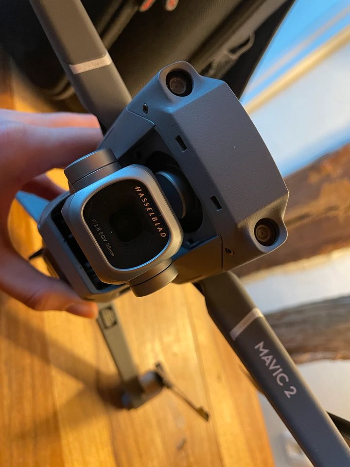 DJI Mavic 2 Pro mit Smart Controller Set kompakt Drohne in Neumünster