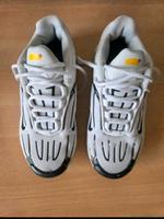 Nike Tn 3 Schwarz & Weiß Grüße 37.5 Dresden - Gorbitz-Süd Vorschau