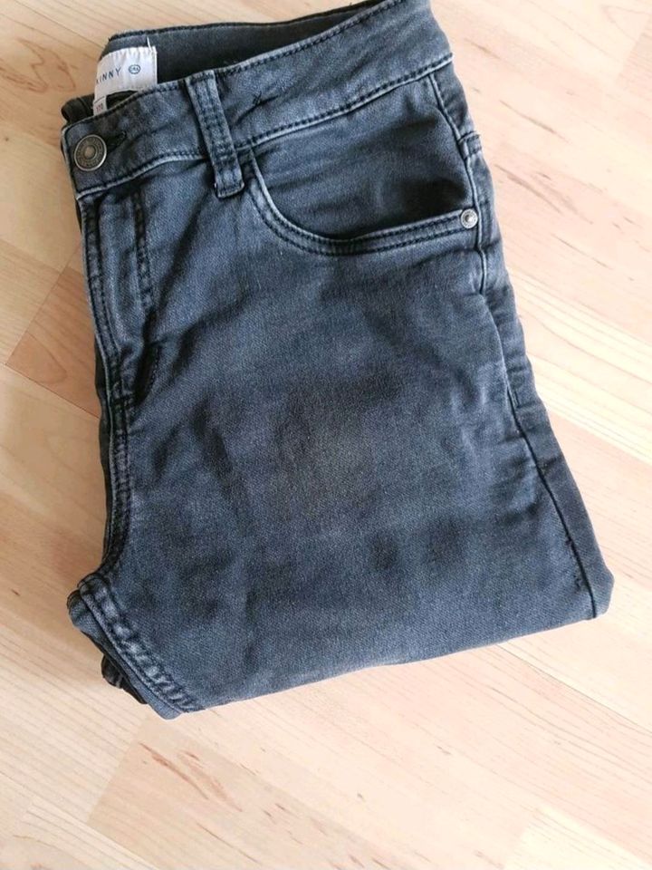 Jeanshose schwarz Jungs Stretch skinny Jeans 170 in Horgenzell