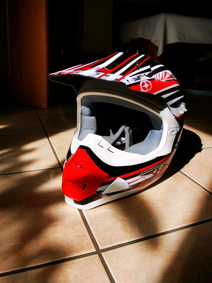 Motocross /Enduro Helm in Wegenstedt