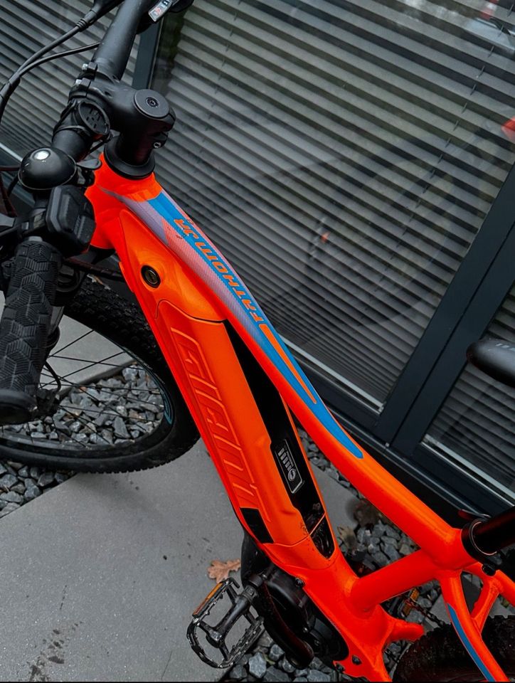GIANT JUNIOR FATHOME E-Bike 26“ wenig gefahren Kids neon Fahrrad in Bargteheide
