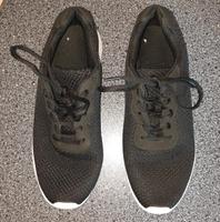 Laufschuhe / Turnschuhe/ Hallenschuhe (Größe 43) Victory Essen - Essen-Ruhrhalbinsel Vorschau
