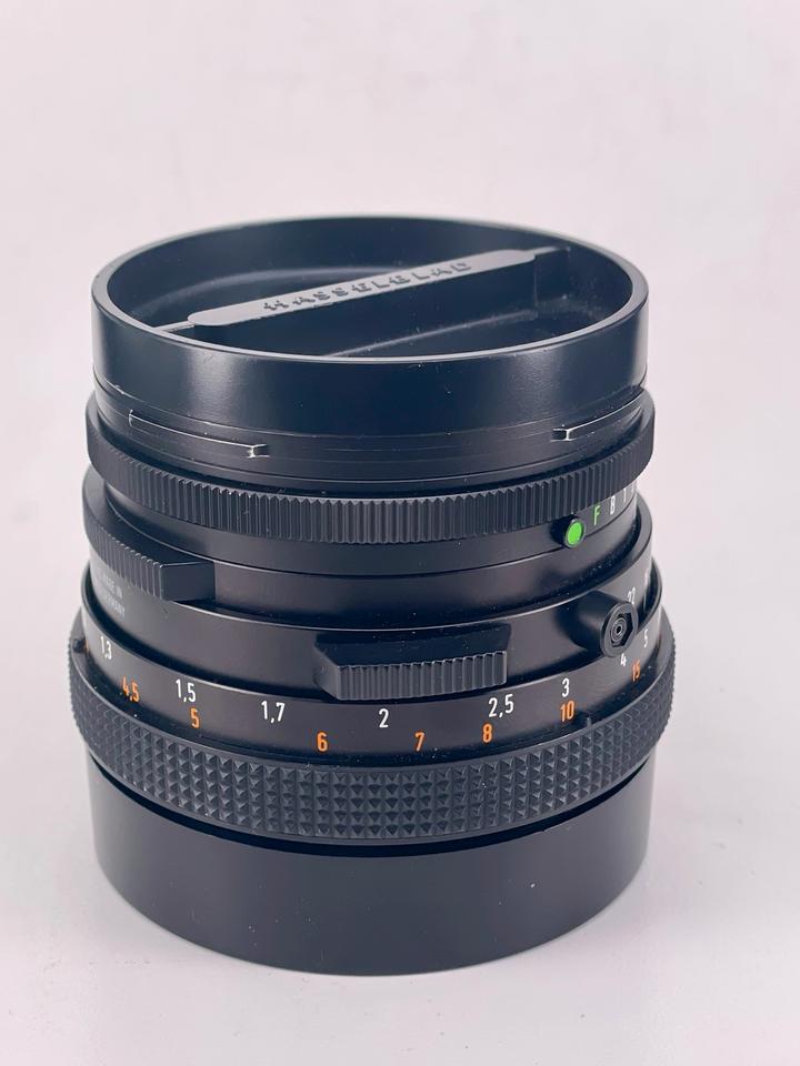 Hasselblad 503 CXi Zeiss 80 mm 2,8 T 3 Magazine und Zubehö in Fürth