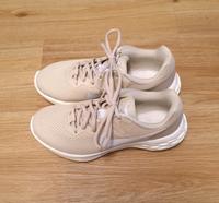 Turnschuhe Nike beige Gr. 38 Leipzig - Sellerhausen-Stünz Vorschau