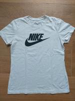 Nike  T- Shirt Größe M mit Maßangaben Thüringen - Apolda Vorschau