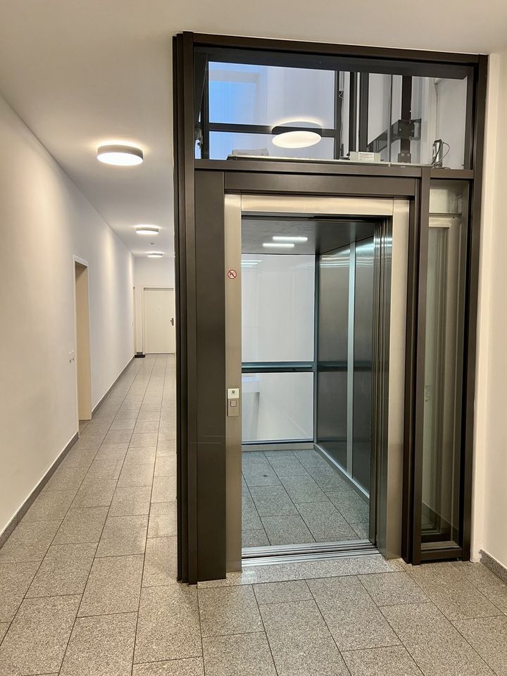 Neubau Kudamm • Olivaer Platz • MÖBLIERT • EBK • HWR • Loggia • Gäste-WC • 3 m Decke in Berlin