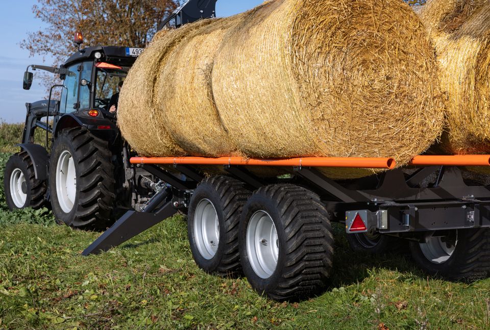 Rundballenrahmen BMF Rückewagen Balleneinsatz Reil & Eichinger in Nittenau