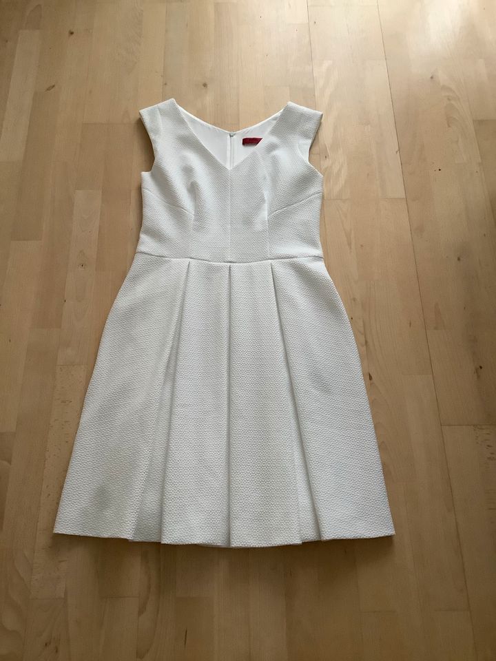 Hingucker / Hugo Boss / Wunderschönes Kleid in Nürnberg (Mittelfr)