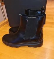 Tommy Hilfiger Gr. 42 LEDER Chelsea Boots Stiefel schwarz  NEU Niedersachsen - Rotenburg (Wümme) Vorschau