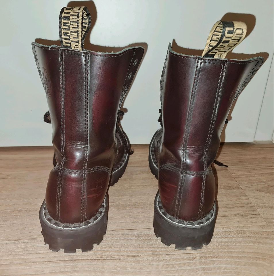 Steel Springerstiefel Burgundy-Rub Off, Gr. 39 in Rostock