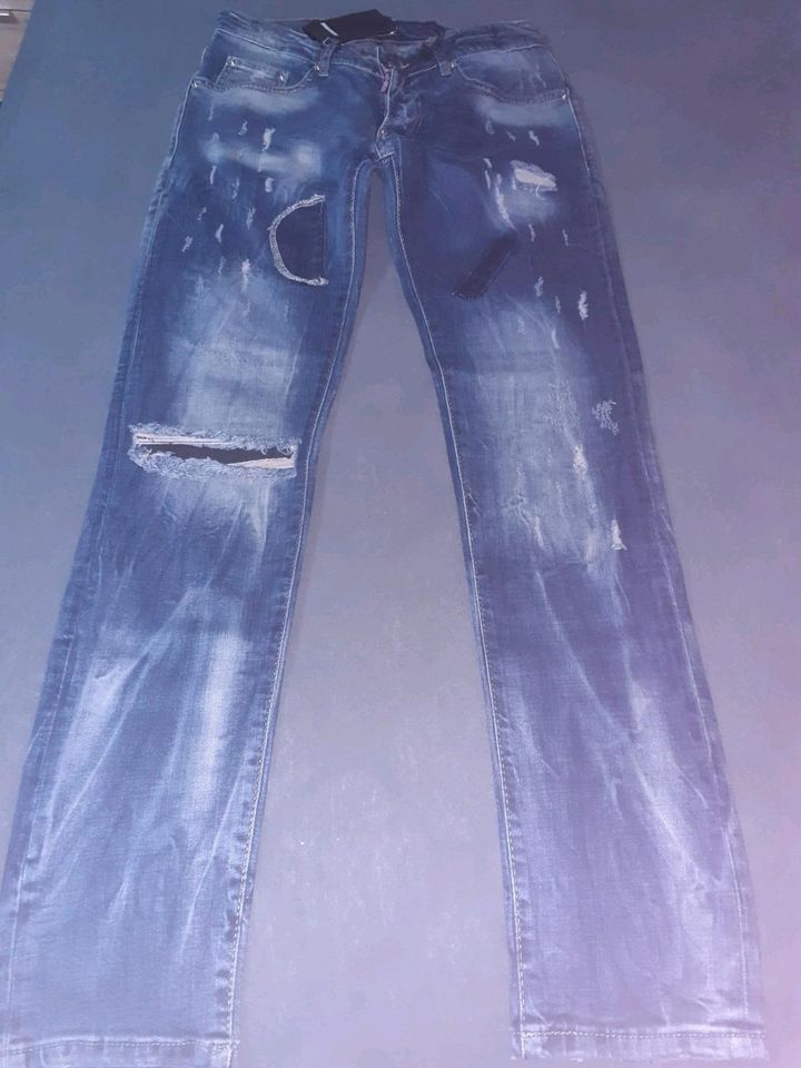 DSQUARED2 Jeans mit Etikett Gr.40 30/33 in Brilon