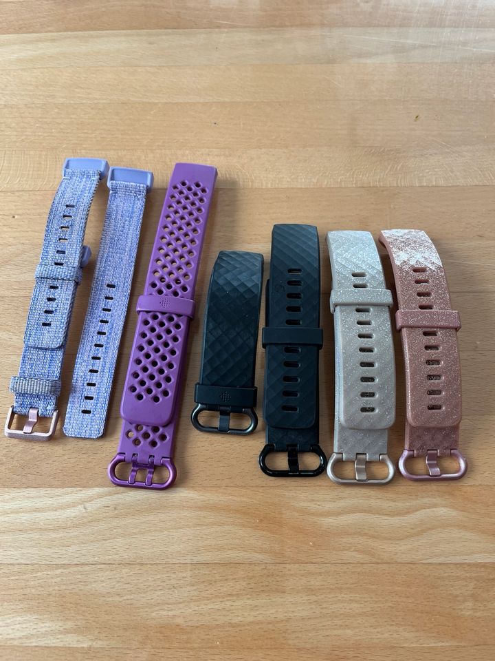 Fitbit Charge 3 Armbänder in Burgoberbach