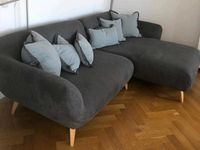 Graues L-Sofa mit passenden Kissen Essen - Bredeney Vorschau