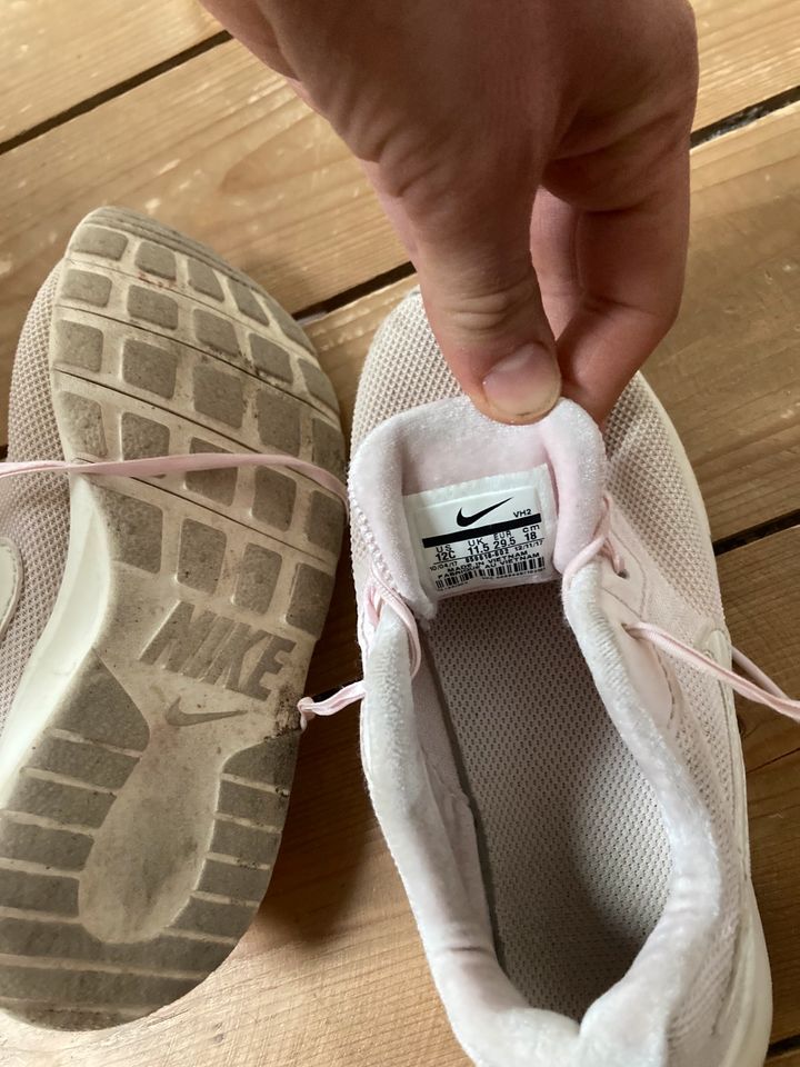 Gr 28 Schuhe Gummistiefel ink elefanten und Nike Mädchen rosa pin in Rerik