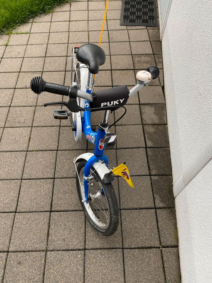 Puky 16 Zoll Kinderfahrrad in blau mit Fußballdekor in Duisburg