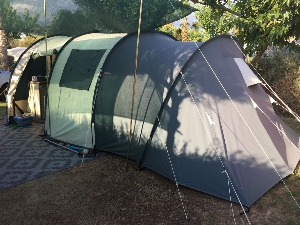 Camping Set - Zelt, Sonnensegel, Schränke, Stühle in Solingen