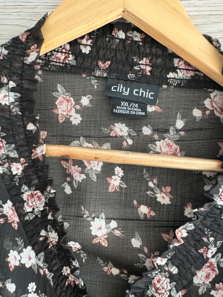 Kleid Blumen City Chic schwarz rosa 52 Chiffon Asos in Stuttgart