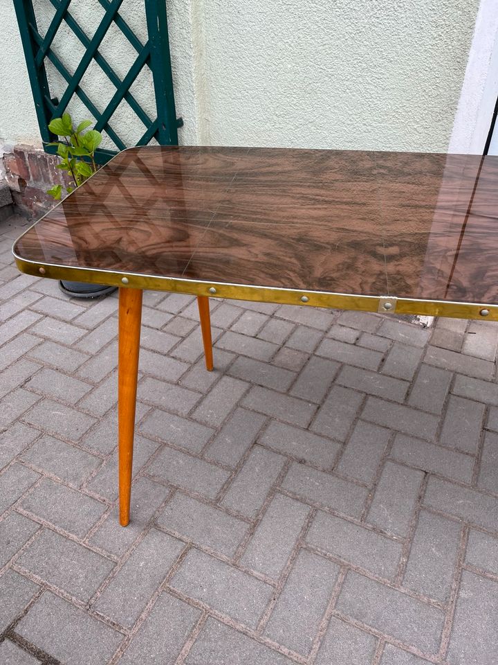 Tisch 60‘er Jahre vintage Retro ddr Nierentisch Glastisch in Osternienburger Land