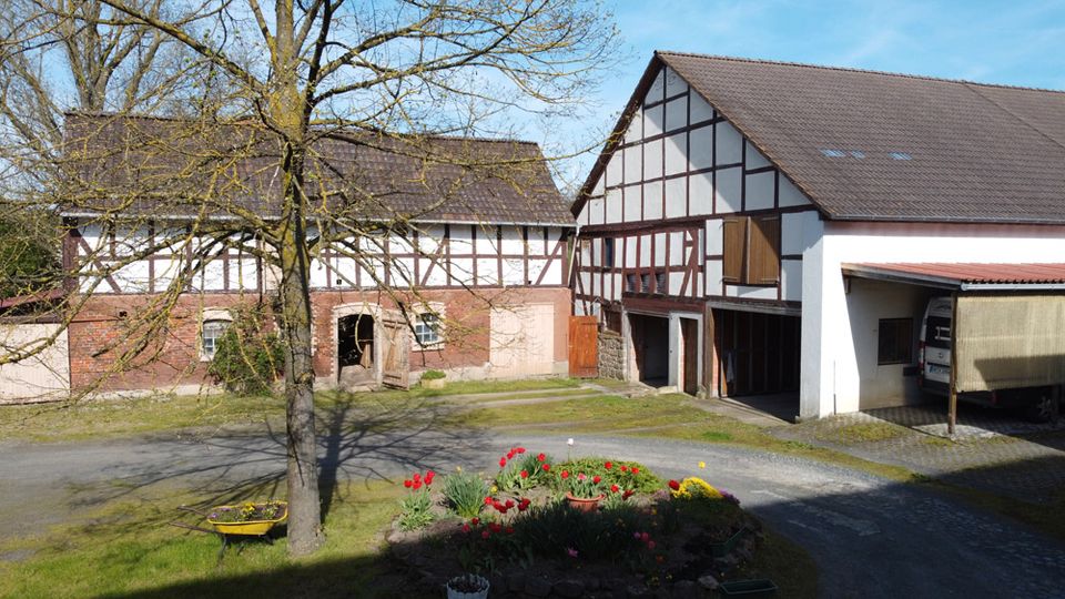 Wunderschöner Bauernhof mit Ackerland, prädestiniert für Pferdehaltung in Alsfeld