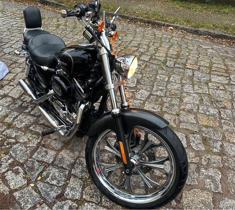 Harley-Davidson XL 1200 Custom XL 1200 C in Potsdam