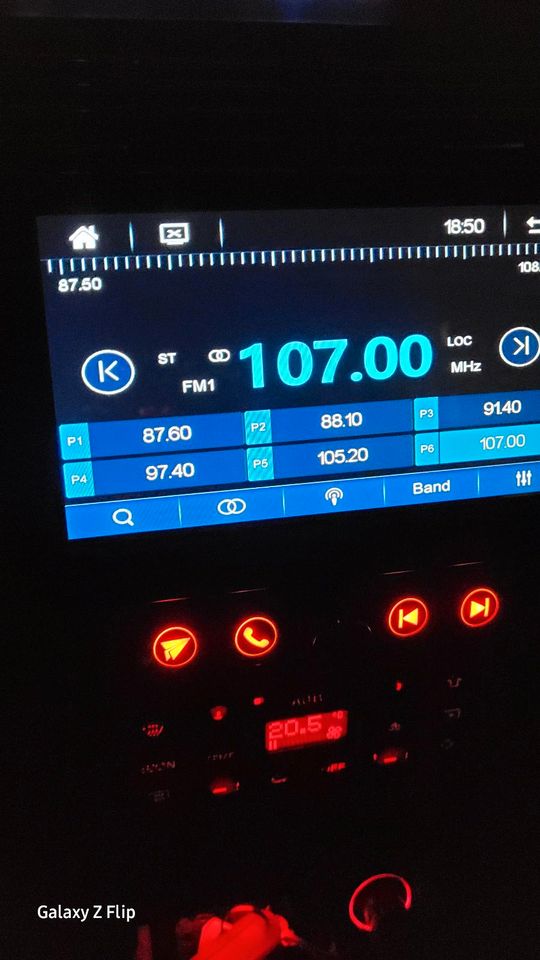 Xomax Autoradio  mit Navigation SD in Pforzheim