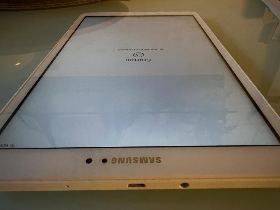 Samsung Galaxy Tab A6 Modell SM-T580, 16 GB, 10,1 Zoll in weiß in Berlin