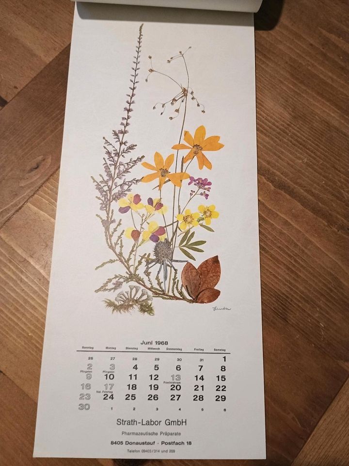 Kalender " Blumen und Gräser " aus dem Jahr 1968 in Höchst im Odenwald