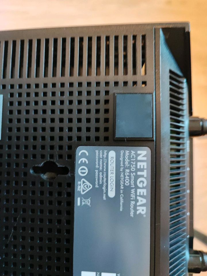 NETGEAR R6400 AC1750 WiFi Router in Taunusstein