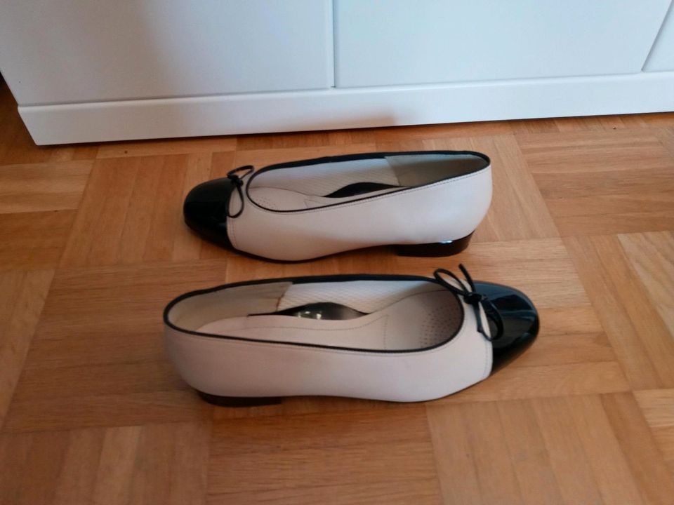 ARA Ballerinas Größe 4 1/2 Creme (37,5) in Weilheim