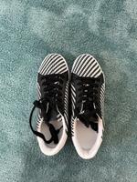 Sneaker von Guess Bayern - Schwandorf Vorschau