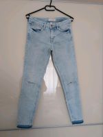 Skinny Jeans von Tom Tailor "Jona", W 27, mit Schlitzen an den Kn Nordrhein-Westfalen - Siegen Vorschau
