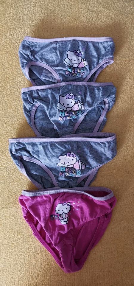 5x Mädchen Hello Kitty Unterhemd/Slips, 98/104, weiß, grau, pink in Mosbach
