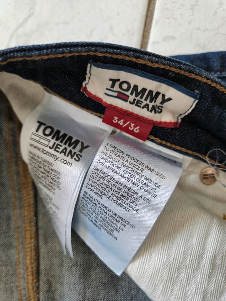 Herren Jeans von Tommy Jeans 34/36 in Brekendorf