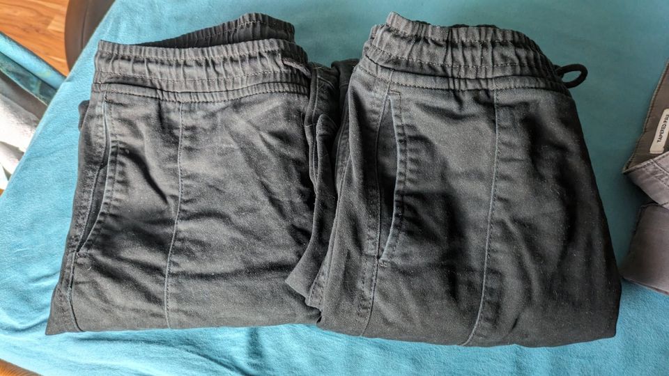 2x Jogger-Jeans Herren mit Cargotaschen Gr.50, schwarz, neuwertig in Friedberg (Hessen)