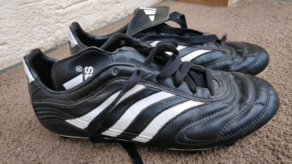 Adidas Fussballschuhe schwarz 38 39 in Fürstenfeldbruck