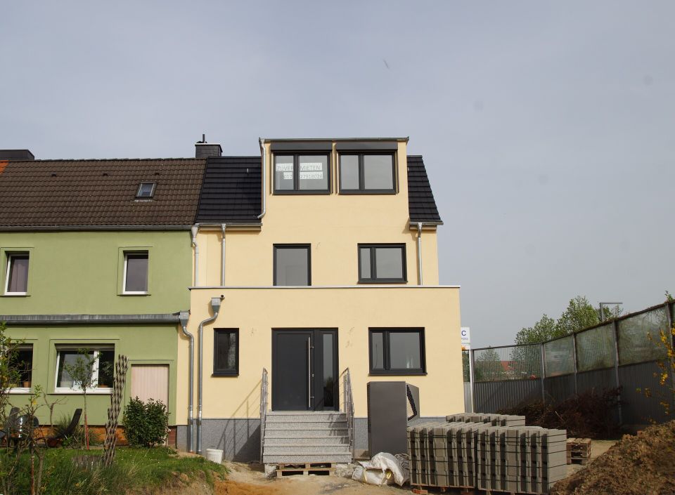 Ihr eigenes Stadthaus mit Garten! Neu gebautes Reihenendhaus im Leipziger Norden. in Leipzig