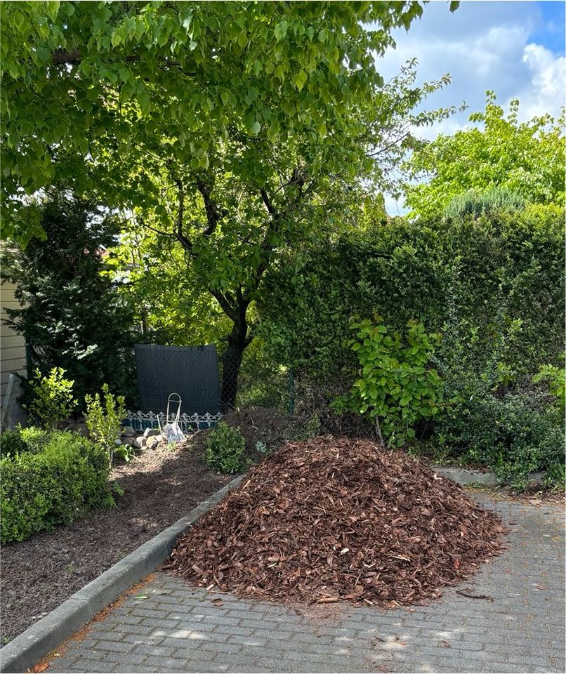 Rindenmulch - Mutterboden - Kies - Sand - Splitt liefern in Leipzig