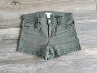 WIE NEU❤H&M Shorts grün khaki Jeansshorts Gr.34 XS Hessen - Limburg Vorschau