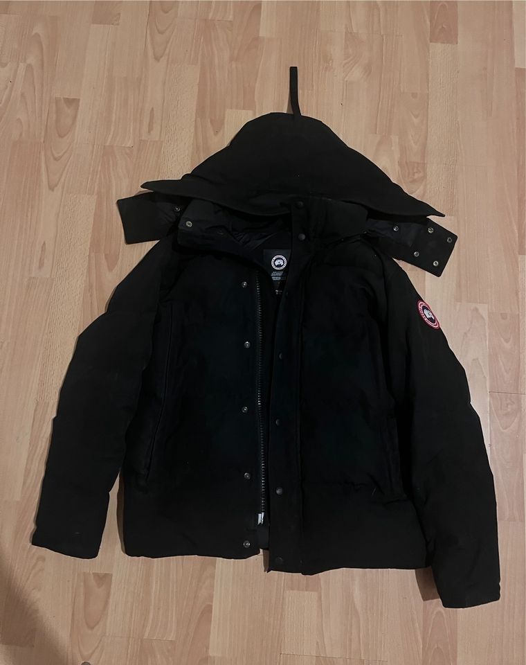 Canada goose Wyndham Daunenparka mit Kapuze wie neu!! in Dortmund