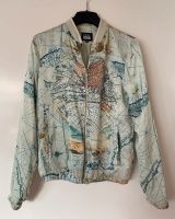 Snipes Future Past Windbreaker Jacke mit Globus Print Nordrhein-Westfalen - Lage Vorschau