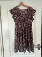Kleid L 40 Damen geblümt rot schwarz weiß Shein Sommerkleid Schleswig-Holstein - Kiel Vorschau